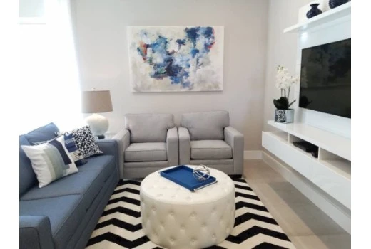 5 Reasons to Layer Living Room Rugs