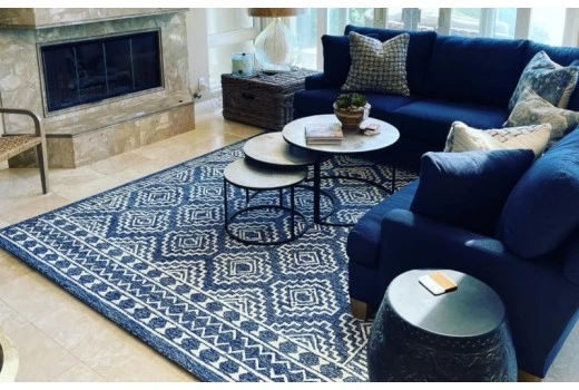Decorate Your Living Room with Abstract Rugs